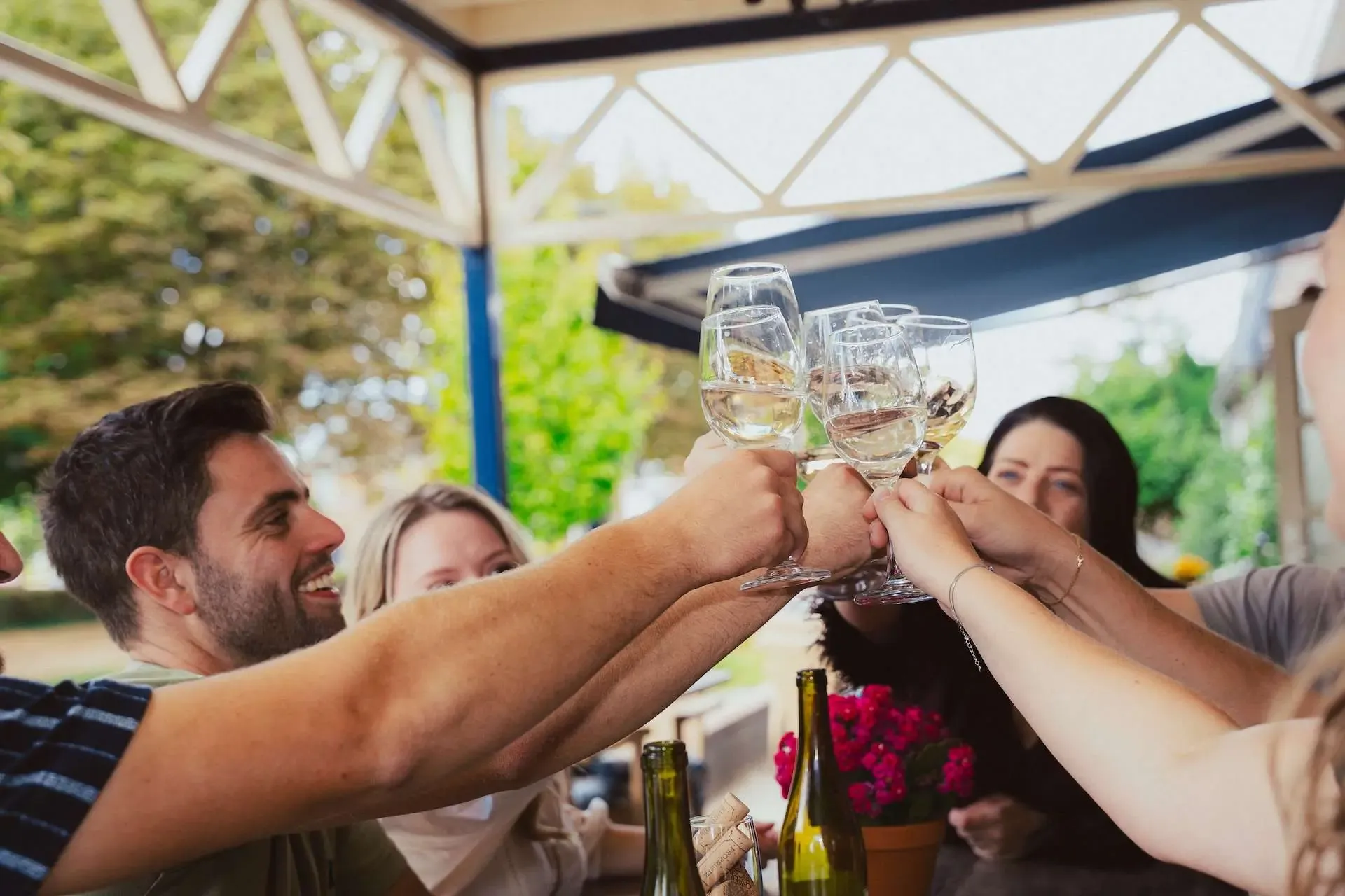 Proostende groep mensen